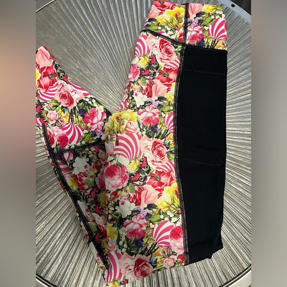 Victoria’s Secret x Mary Katrantzou Floral Workout Leggings – Size Small - Picture 2 of 5